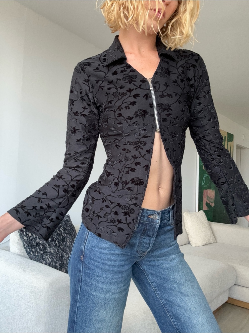 VOICE Y2K Black Flocked Velvet Floral Zip Front Top Size M